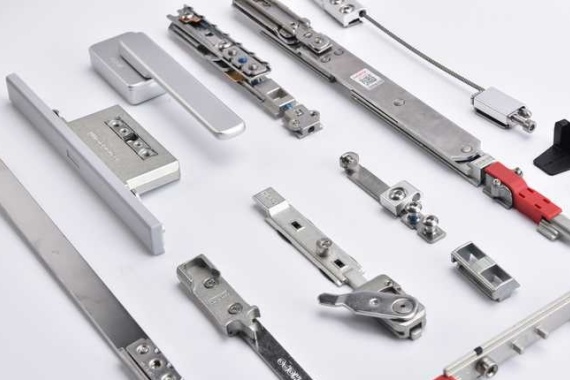 成都五金件销售传统批发与电商竞争